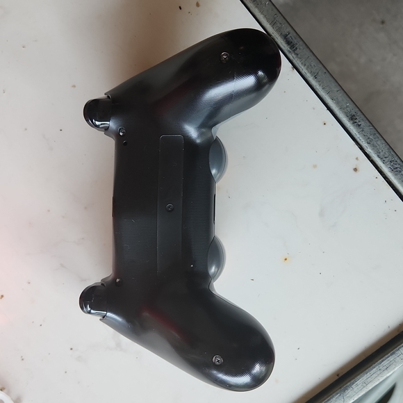 Ps4 black ops  controller - Picture 2 of 3